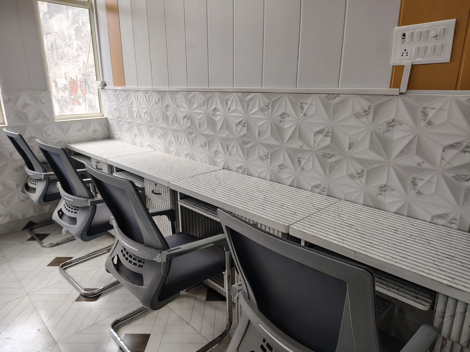 Virtual Vibe Office Hub